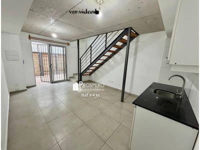 v435/3 alquiler duplex 1 dorm Tres cruces c/patio casi a estrenar