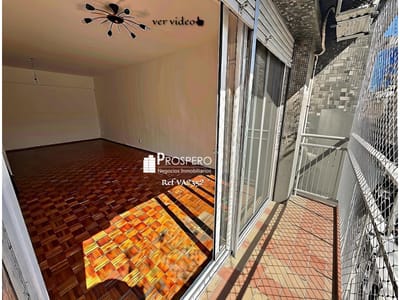 VA2352/P venta apto 2 dorm+servicio Centro balcon
