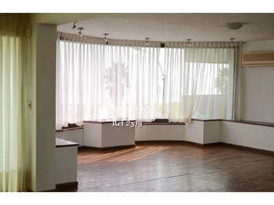 2379/1 Apartamento 4 dorm + servicio Punta Carretas c/garaje balcon