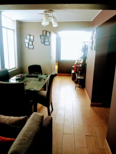 DÚPLEX CON TERRAZA DE 2 HAB, REMODELADO, EXCELENTE UBICACIÓN