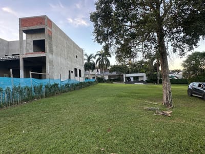 VENDO TERRENO EN PARANÁ COUNTRY CLUB