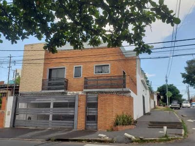 EN VENTA OPORTUNIDAD DE CASA EN ESQUINA BARRIO OBRERO, ASUNCIÓN DE 3 DORMITORIOS