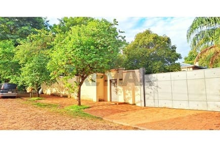  EN ALQUILER  HERMOSA CASA ESTILO CLÁSICO EN VENTA LUQUE