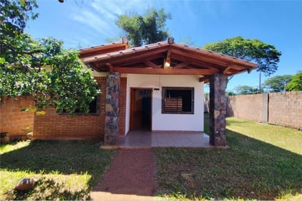 VENDO CASA EN SAN LORENZO LIMITE CON ÑEMBY B° CAPILLA DEL MONTE