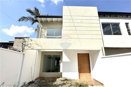 VENDO DUPLEX EN SAN LORENZO ZONA BOULEVARD PINEDO A 2 CUADRAS DE LA AV. LAGUNA GRANDE