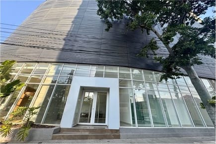 ALQUILO OFICINA CORPORATIVA EN EDIFICIO ANCORA 