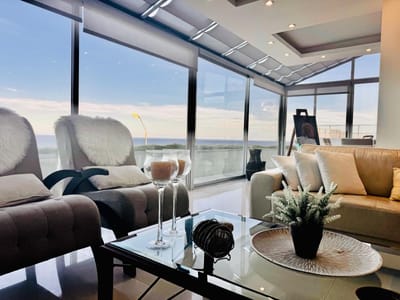 Espectacular penthouse duplex sobre el mar 