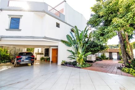 En Alquiler – Amplia Residencia En Barrio Vista Alegre