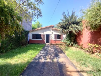 En venta casa en Villa Aurelia, detras de la Municipalidad de Asunción