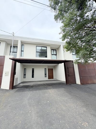 Venta de hermoso dúplex de 3 habitaciones en suite en Barrio Herrera