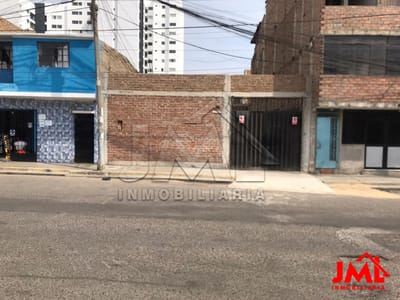 Terreno DE 200 M EN Calle Brasil Y AV. 28 DE Julio Cerca A Rest. Fonseca
