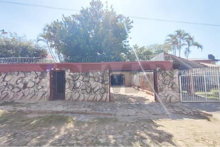 ALQUILO CASA AMOBLADA EN LAMBARE