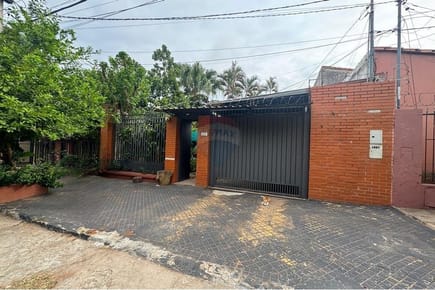 En ventan casa en Lambare