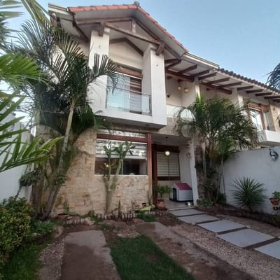 CASA EN VENTA 