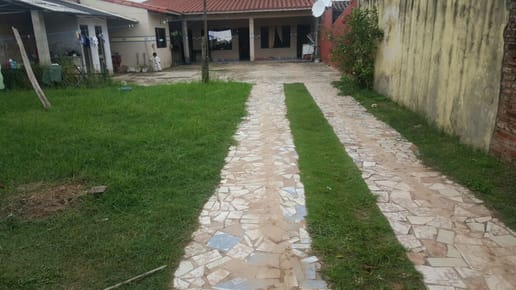 casa uv.136 a 4 cuadras del merc.nuevo La Ramada y a 3 de la av.moscu buen estad