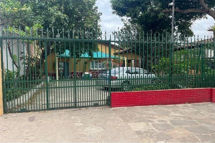 Vende Amplia Casa en Bo. Santa Rosa. Asuncion.