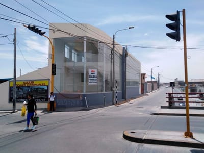 Amplio Local! de 700 m² en Plena Via de Evitamiento