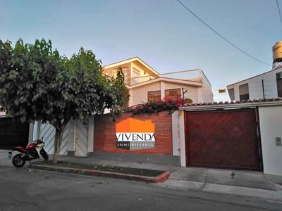 Alquilo Bonita Casa con Piscina en Sachaca 200 m²