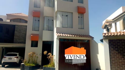 Linda Casa Amoblada de 3 Niveles en Urb. Privada de Yanahuara