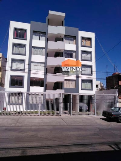 Cerro Colorado Vendo Bonito Dpto. en 3er Piso