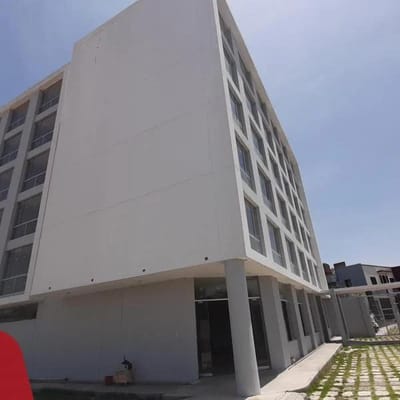 Venta de lujoso y moderno hotel de 7 pisos en Cerro Colorado