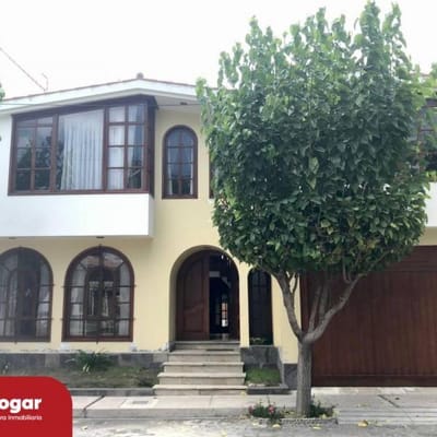 ALQUILO AMPLIA CASA PARA CONVENCIÓN MINERA EN URB. PRIVADA DE CAYMA