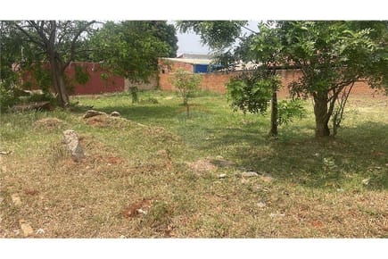 Vendo terreno en esquina en Laurelty-Luque