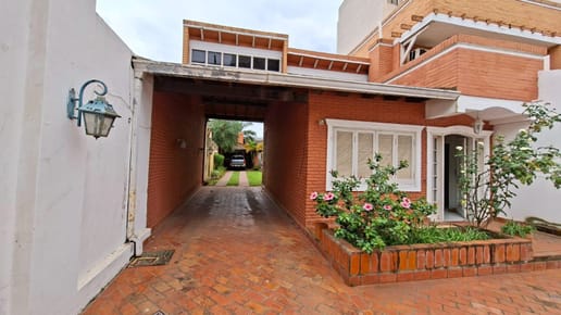RECOLETA EN VENTA CASA DE 3 DORMITORIOS EN EXCELENTE UBICACIÓN 