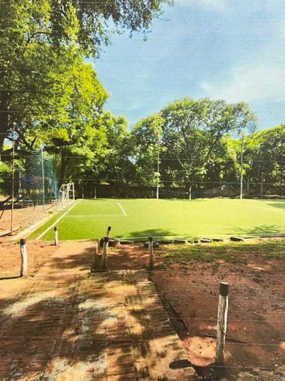 VENDO IMPORTANTE TERRENO EN LAMBARÉ SOBRE LA AVDA. DEL YACHT, UBICACIÓN ESTRATÉGICA FRENTE AL BARRIO CERRADO - COLINAS DEL GOLF