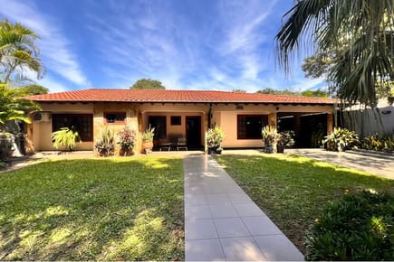 Casa-Venta-Ybapuvu esq Mangales, Luque, Central