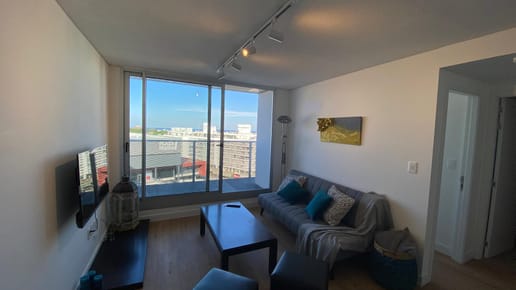 Venta apartamento 1 Dorm, en Malvín con vista al mar. Oportunidad inversión o vivienda