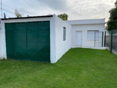 VENTA DE CASA AL FRENTE 1 DORMITORIO MALVIN NORTE