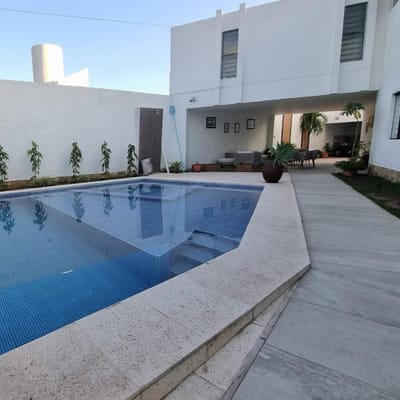 Hermosa casa de lujo en URBARI 