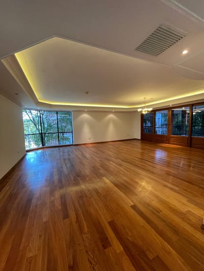 VILLA MORRA, EN ALQUILER, DEPTO DE 4 DORMITORIOS DE 300 M2 CON 2 COCHERAS