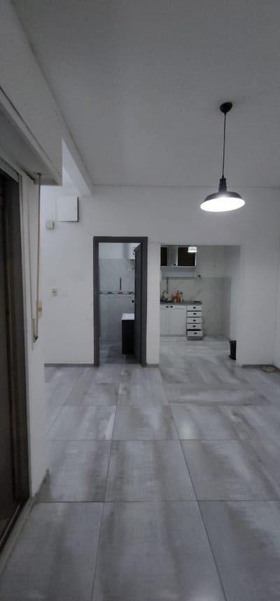 VA441 / APTO RECICLADO DE 1 DORMITORIO CON PATIO DE USO EXCLUSIVO / LA COMERCIAL