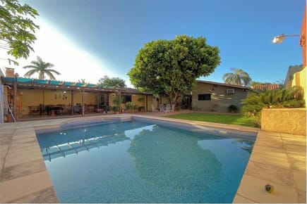 Vendo hermosa casa con piscina y 3 hab en barrio San Pablo- Asunción