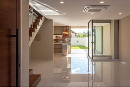 VENDO LUJOSO DUPLEX EN LUQUE CUARTO BARRIO ZONA SUPER LOS JARDINES