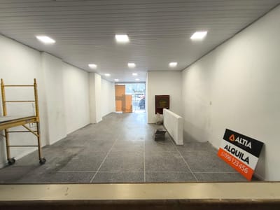 Alquiler Local Comercial 140 Metros Cuadrados Al Frente Tres Cruces