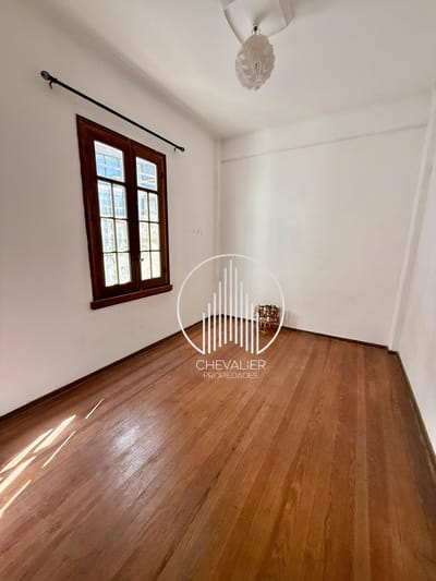 VA348 / EXCELENTE APTO MUY ILUMINADO 3 DORM, 2 BAÑOS / CENTRO