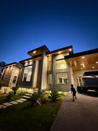 EN VENTA BELLA CASA MINIMALISTA EN AQUA VILLAGE