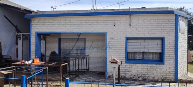 SE VENDE CASA EN ACCESOS A LAS PIEDRAS POR RUTA 48.
