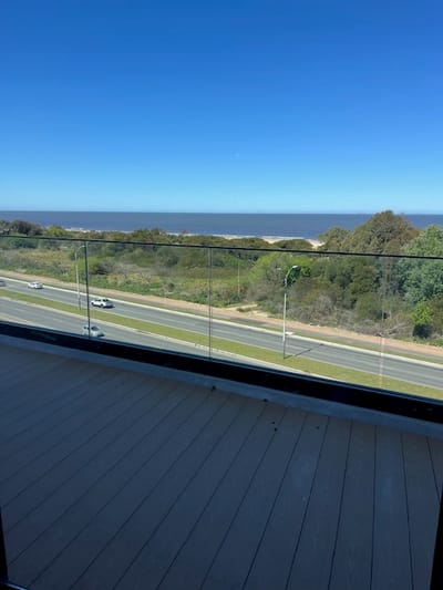 Estrene Penthouse con vista al mar orientado norte 3 dormitorios