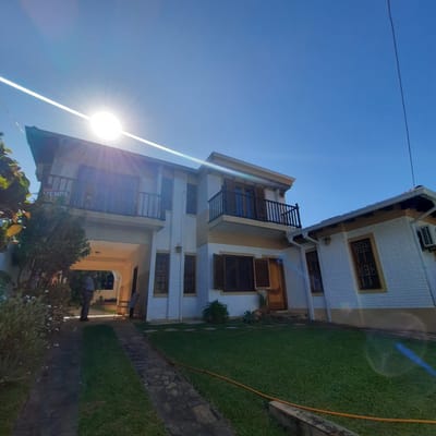 Casa en Venta en Barrio Los Laureles