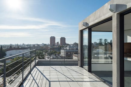 Inversor Con Renta. Un Dormitorio Con Cochera Incluida. A Pasos De Luis Alberto Herrera.