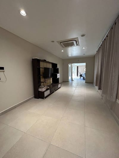 EN VENTA HERMOSA PROPIEDAD EN EL BARRIO MBURUKUYA