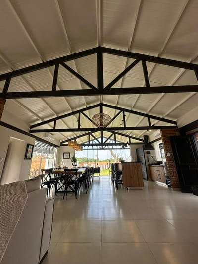 EN VENTA CASA QUINTA EN SAN BERNARDINO - BARRIO SANTO DOMINGO
