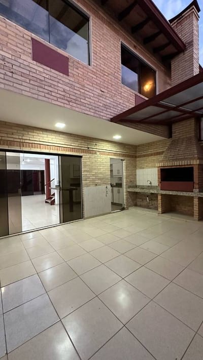 DUPLEX EN LAMBARÉ ZONA : Unicanal -Supermercado Pueblo.
