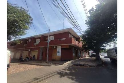 Alquilo salón comercial 