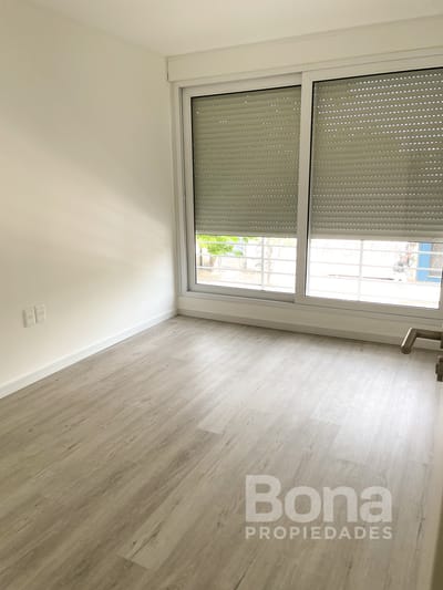 Apartamento en venta 1 dormitorio y garaje