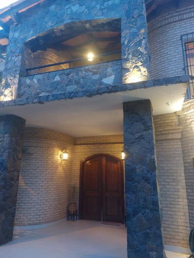 VENDO CASA EN ESQUINA EN FERNANDO DE LA MORA ZONA NORTE